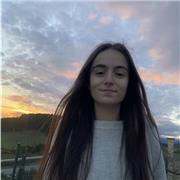 Soy graduada de bachillerato de ciencias sociales en Euskera con una media de sobresaliente. Actualmente curso el doble grado de M